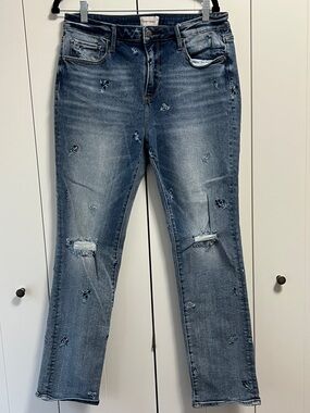 Driftwood embroidered distressed knee jeans size 31/31